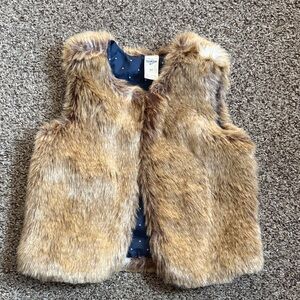 Oshkosh little girls furry vest size 3T